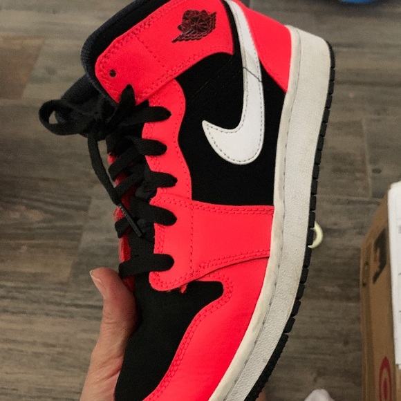 Jordan 1 - Picture 2 of 2